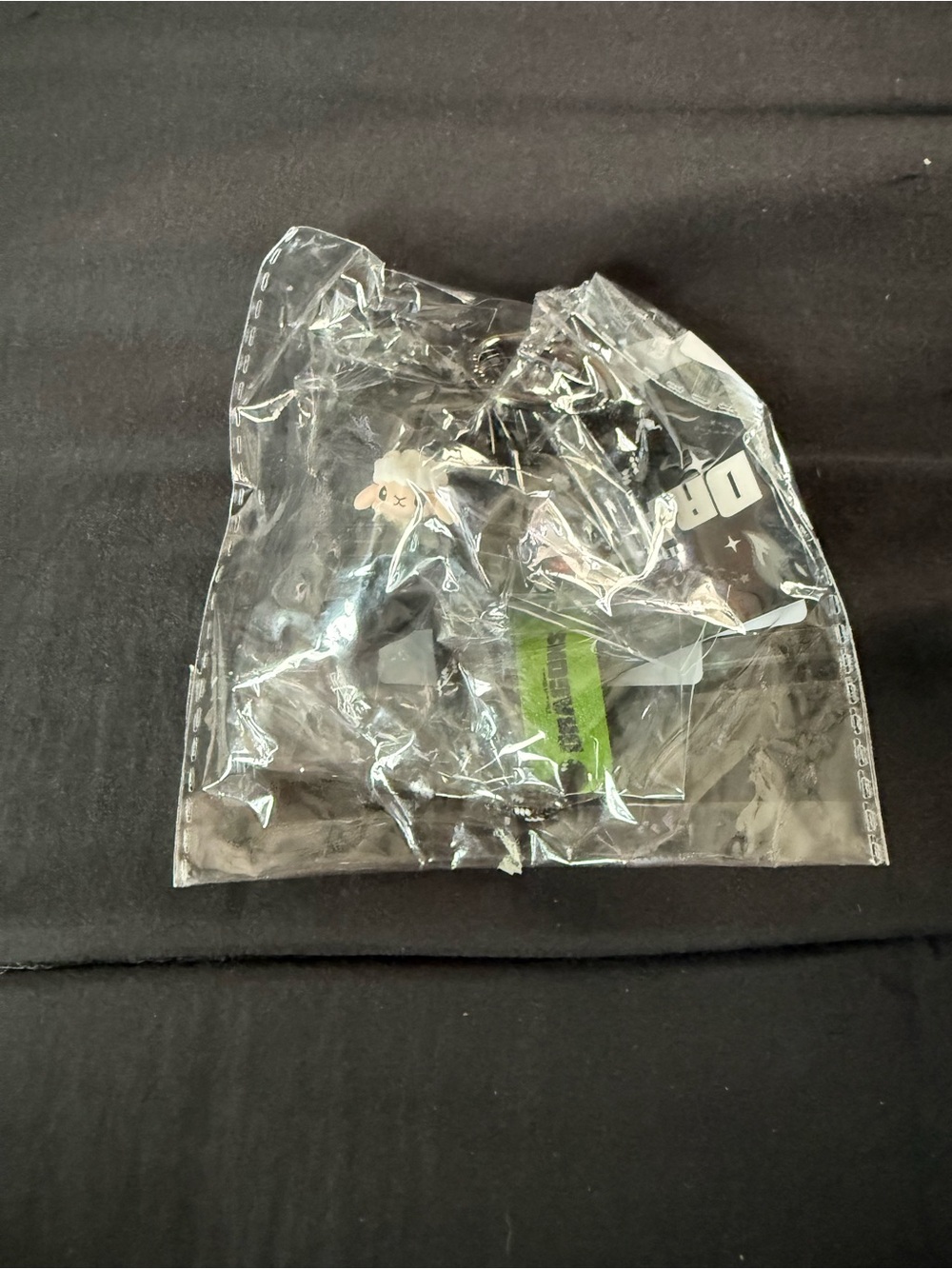 Toothless Keychain - Picture 3 of 7